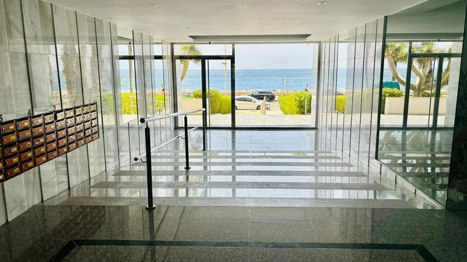 Magnificent Apartment On The Beachfront Альмуньекар 0*,
