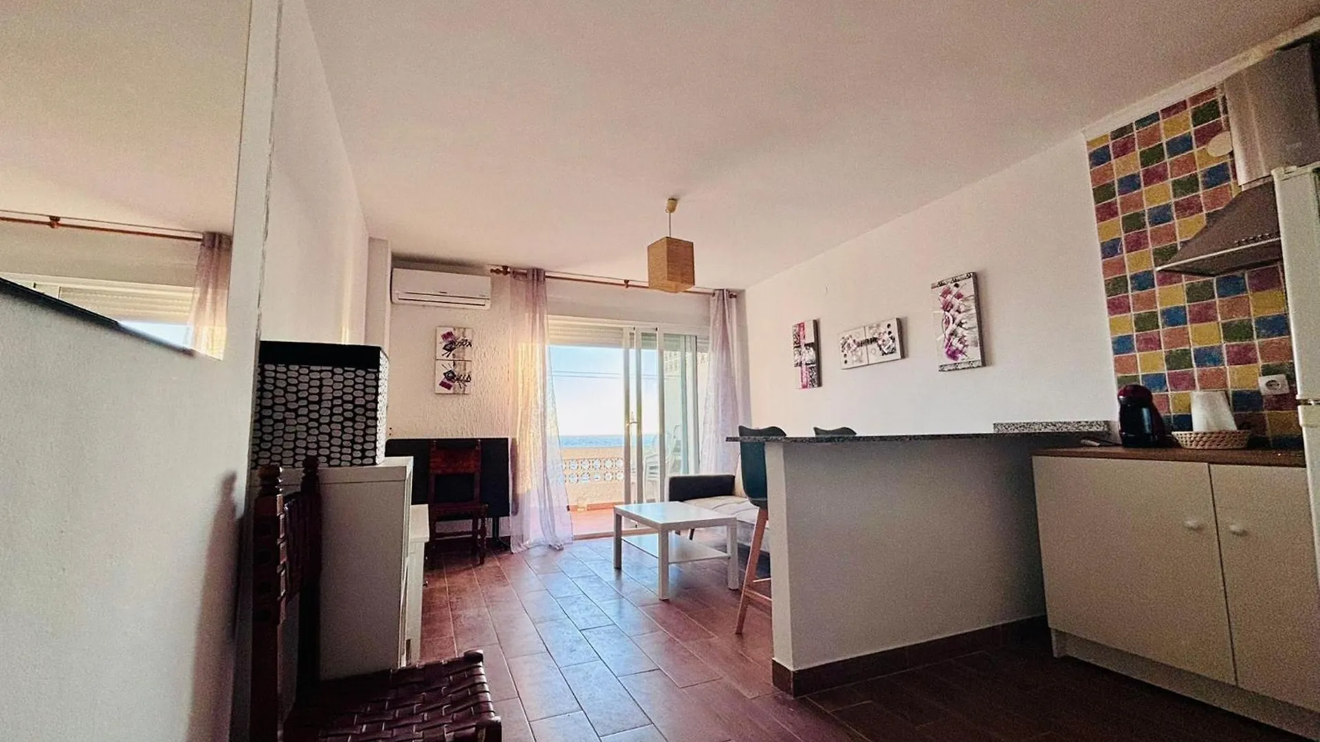 Magnificent Apartment On The Beachfront Альмуньекар