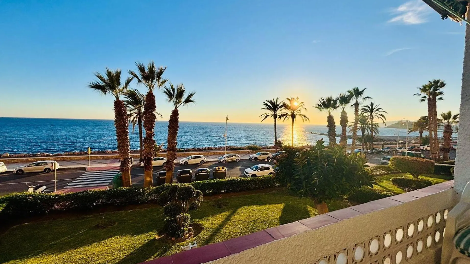 Magnificent Apartment On The Beachfront Almuñécar 0*,  Spanien